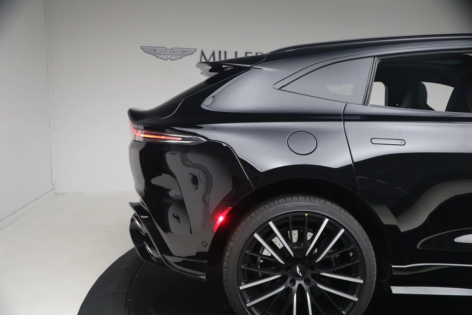 2026 Aston Martin DBX S, 20/20