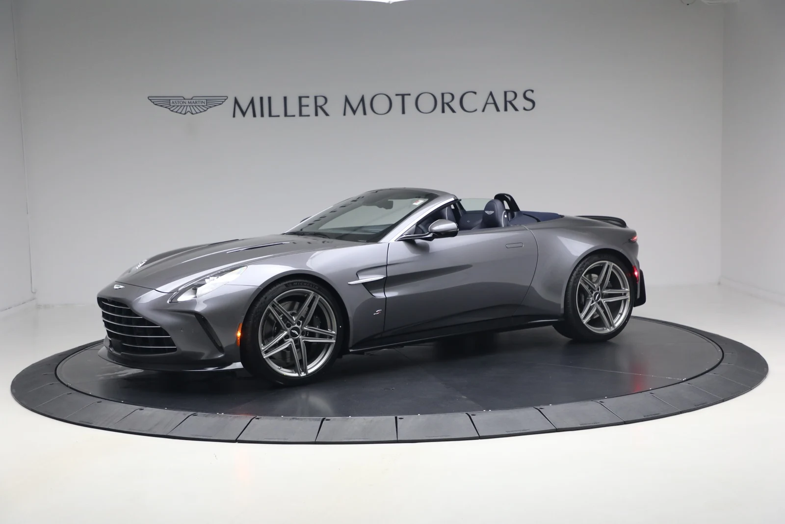 2026 Aston Martin Vantage S Roadster (2024 Update), 2/20