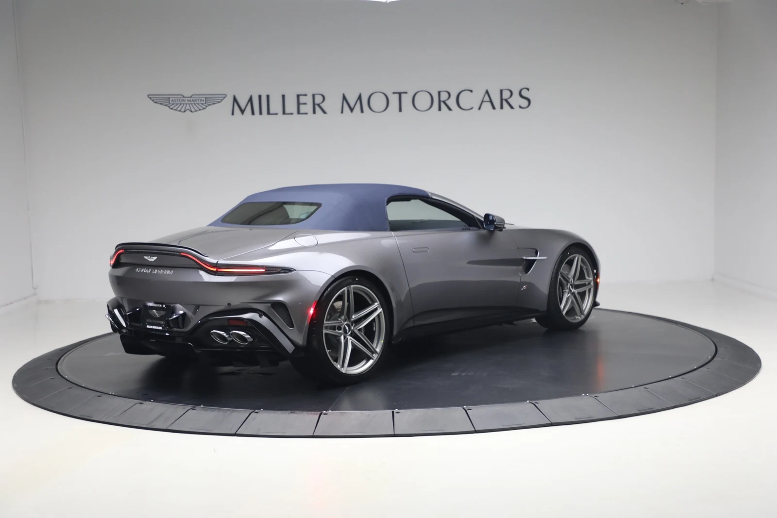 2026 Aston Martin Vantage S Roadster (2024 Update), 17/20