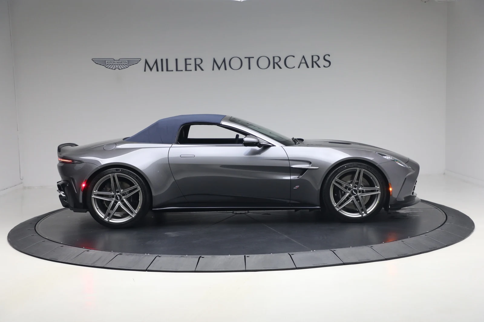 2026 Aston Martin Vantage S Roadster (2024 Update), 18/20