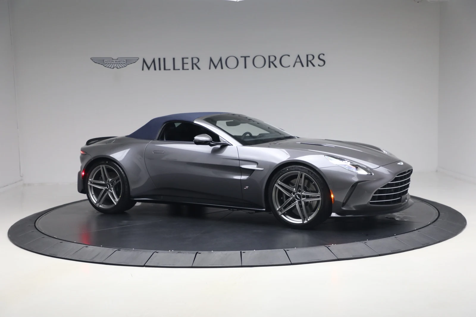 2026 Aston Martin Vantage S Roadster (2024 Update), 19/20