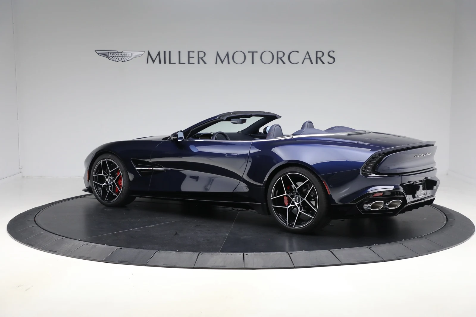 2026 Aston Martin Vanquish Volante (3rd Generation), 4/20