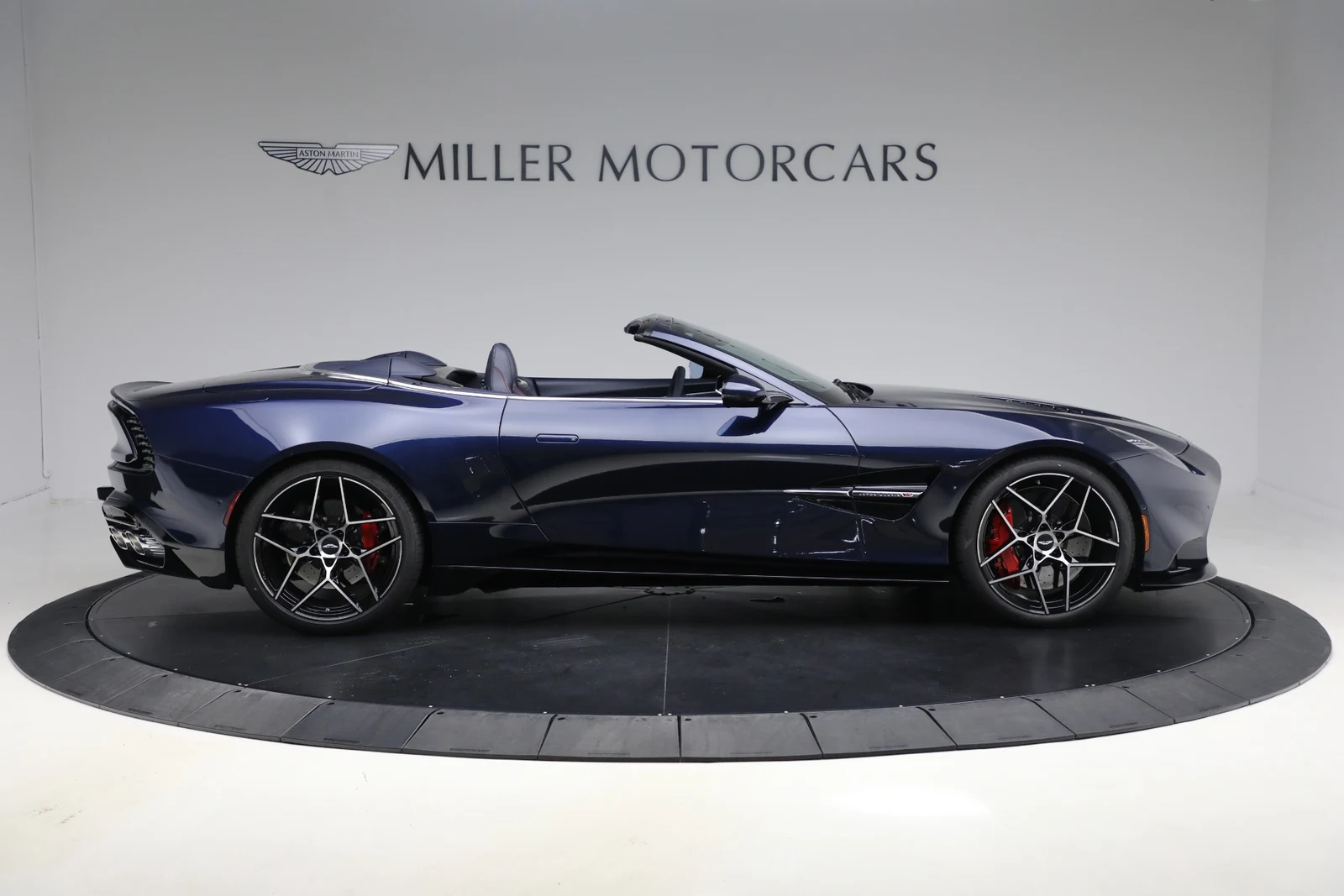 2026 Aston Martin Vanquish Volante (3rd Generation), 9/20
