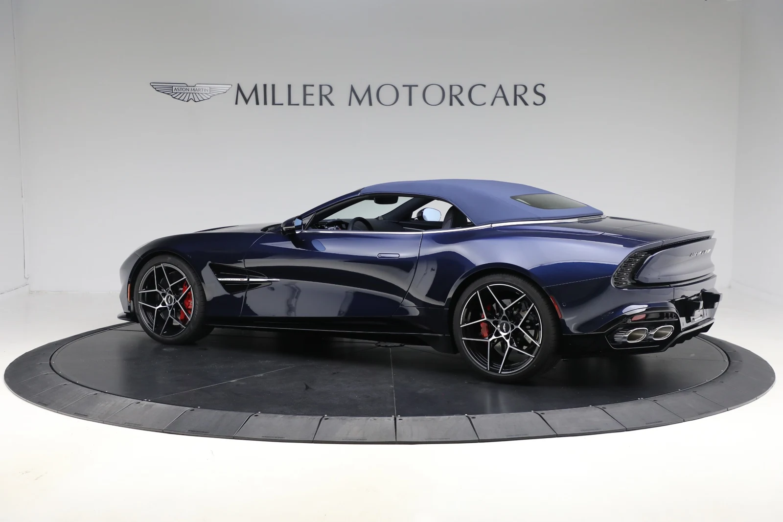 2026 Aston Martin Vanquish Volante (3rd Generation), 16/20