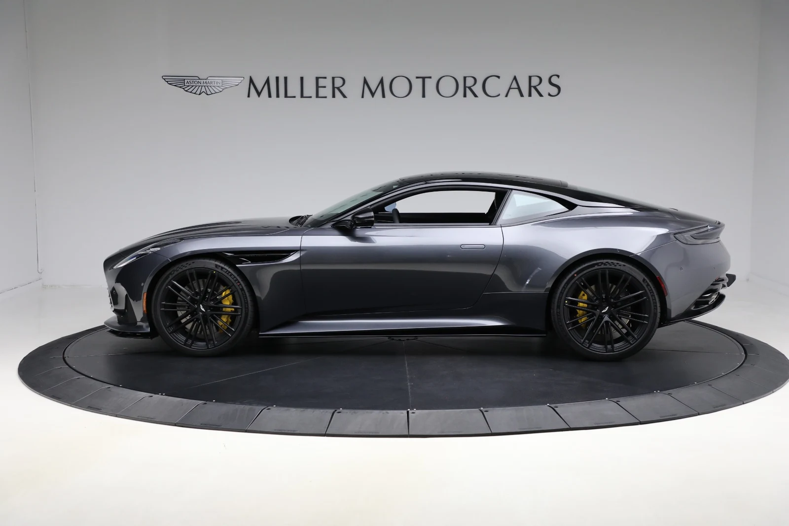 2026 Aston Martin DB12 Coupé, 3/20