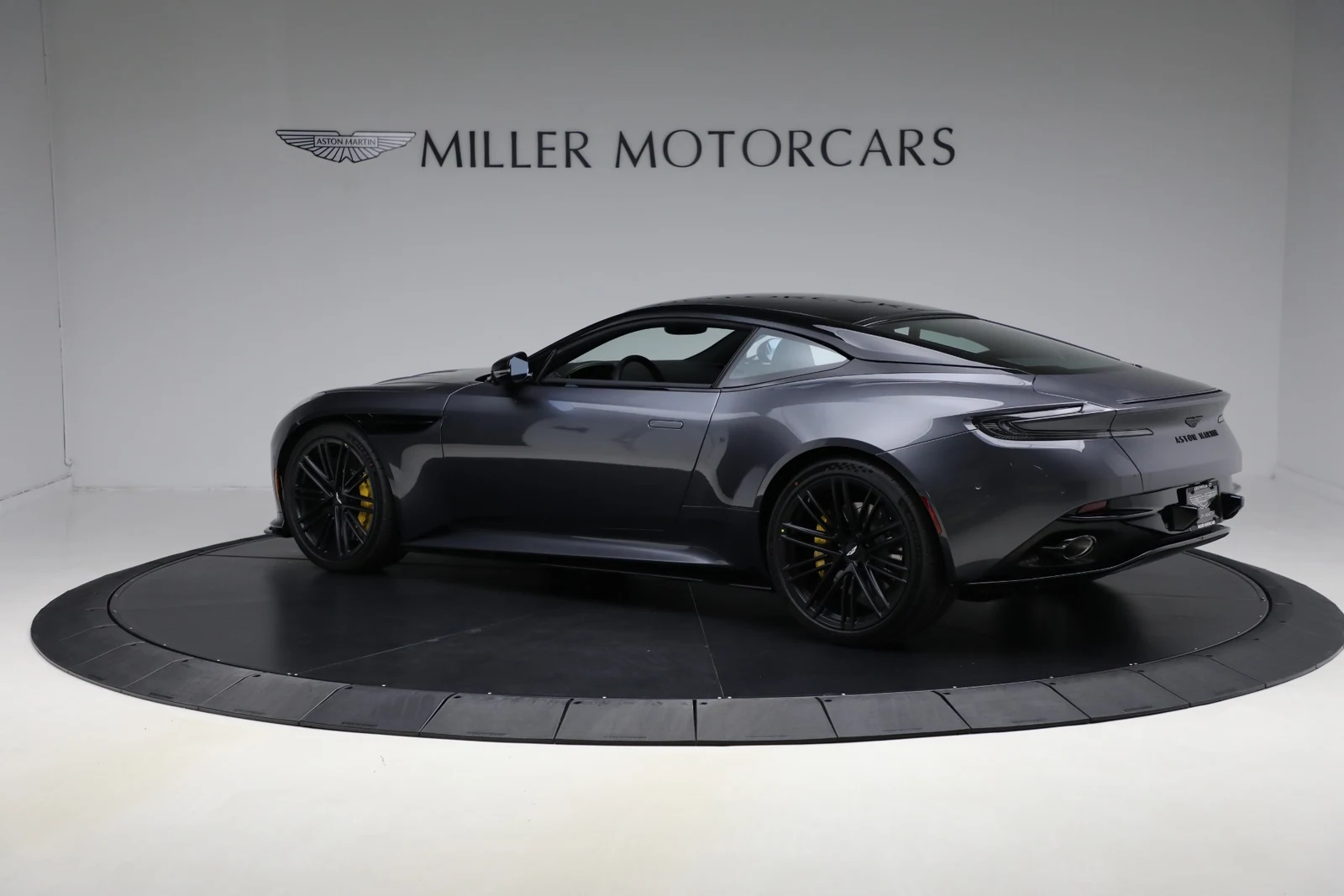 2026 Aston Martin DB12 Coupé, 4/20