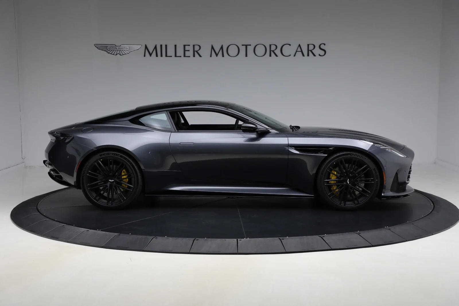 2026 Aston Martin DB12 Coupé, 9/20