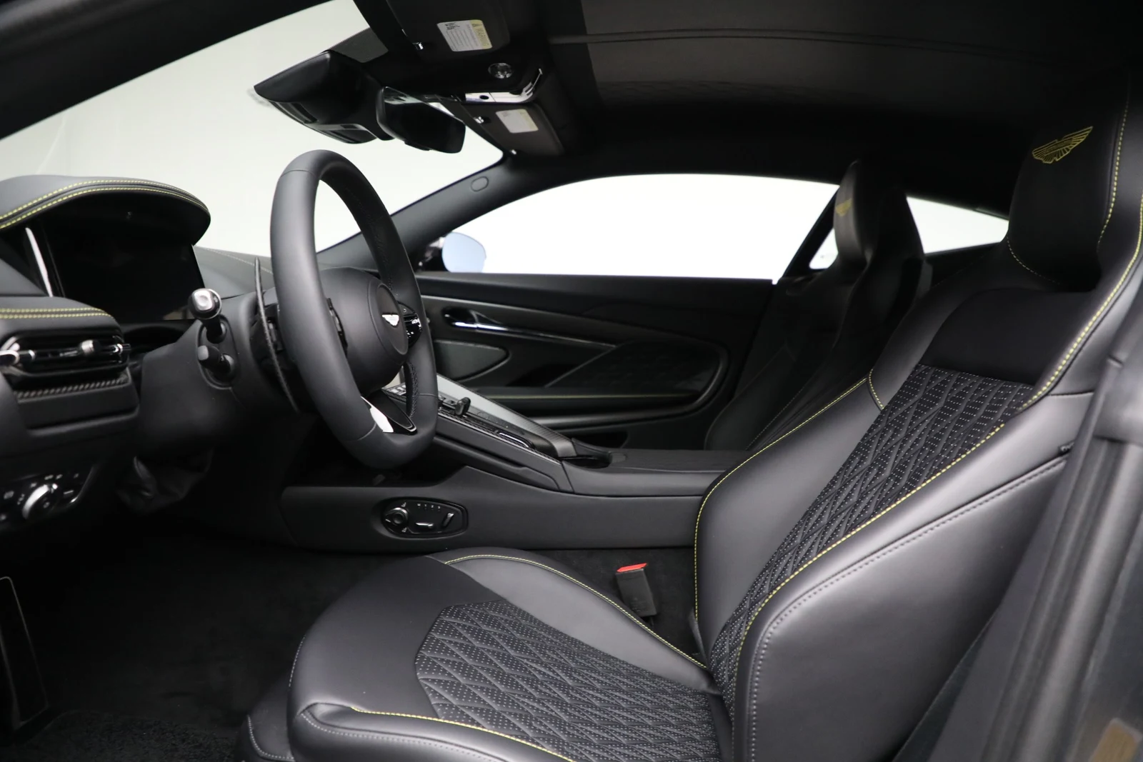 2026 Aston Martin DB12 Coupé, 15/20