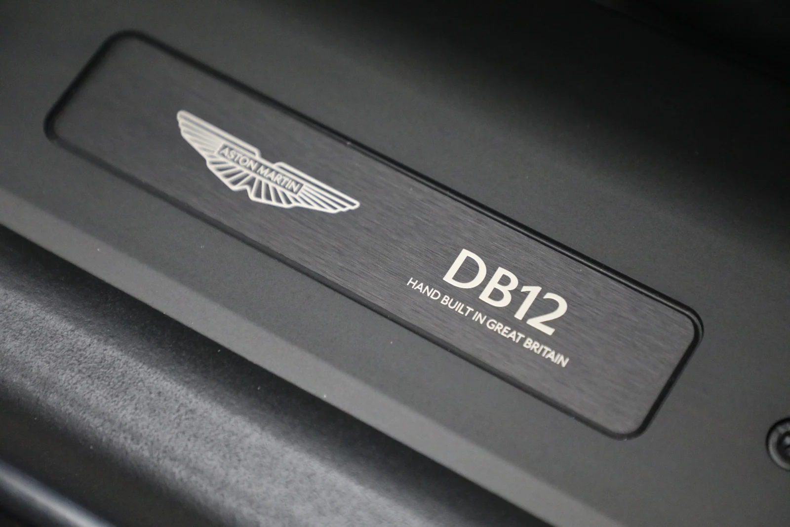 2026 Aston Martin DB12 Coupé, 19/20