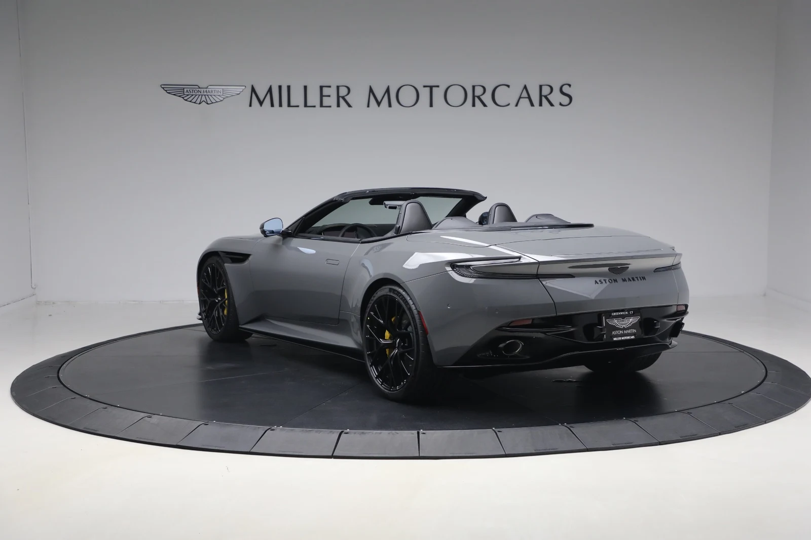 2026 Aston Martin DB12 Volante, 5/20