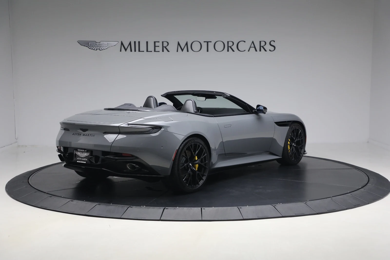 2026 Aston Martin DB12 Volante, 8/20