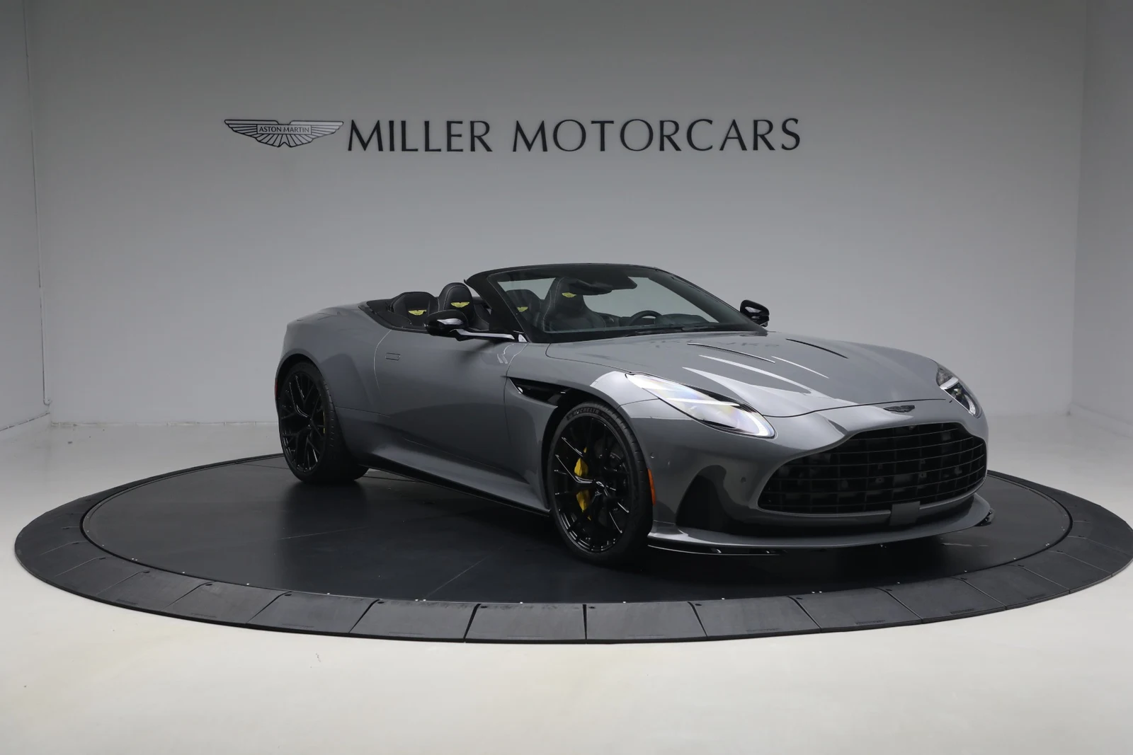 2026 Aston Martin DB12 Volante, 11/20