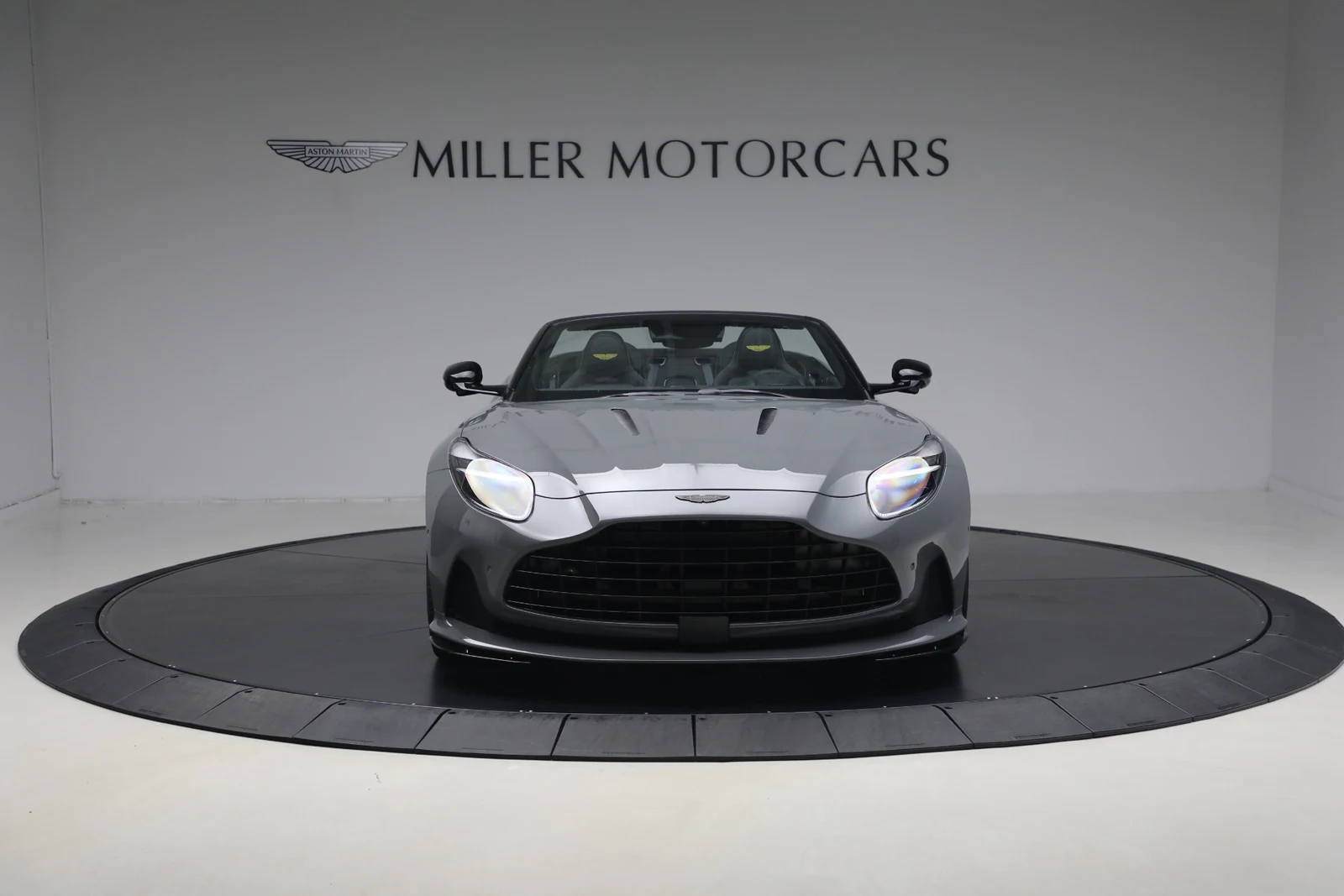 2026 Aston Martin DB12 Volante, 12/20