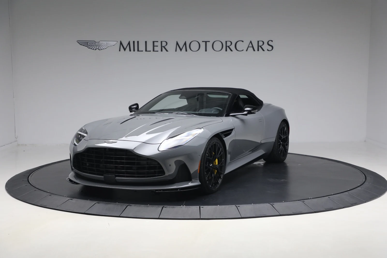 2026 Aston Martin DB12 Volante, 13/20