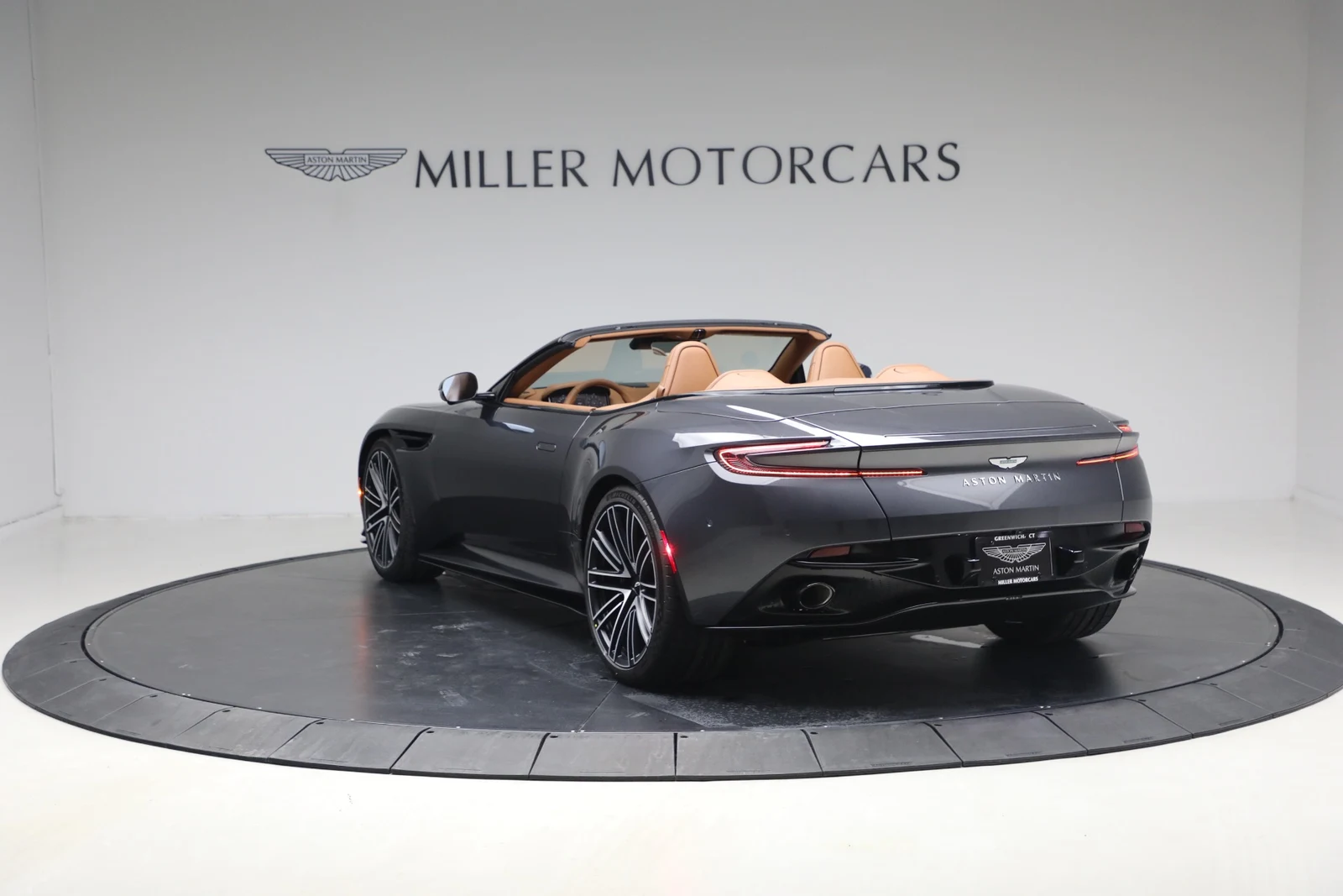 2026 Aston Martin DB12 Volante, 5/20