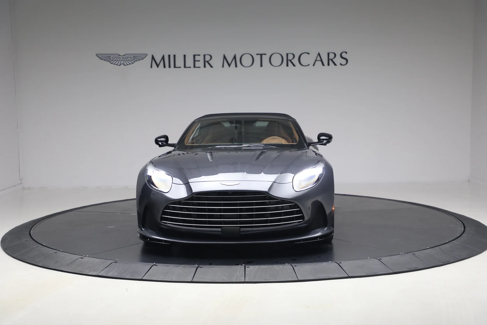 2026 Aston Martin DB12 Volante, 13/20