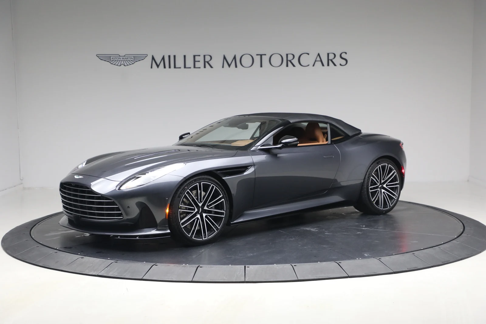 2026 Aston Martin DB12 Volante, 15/20