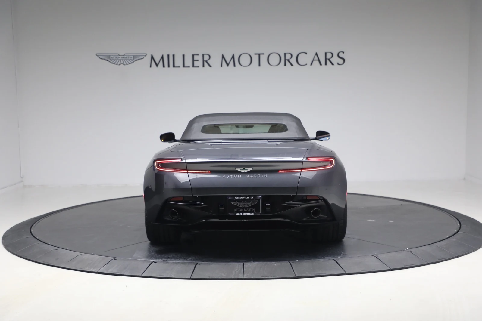 2026 Aston Martin DB12 Volante, 19/20