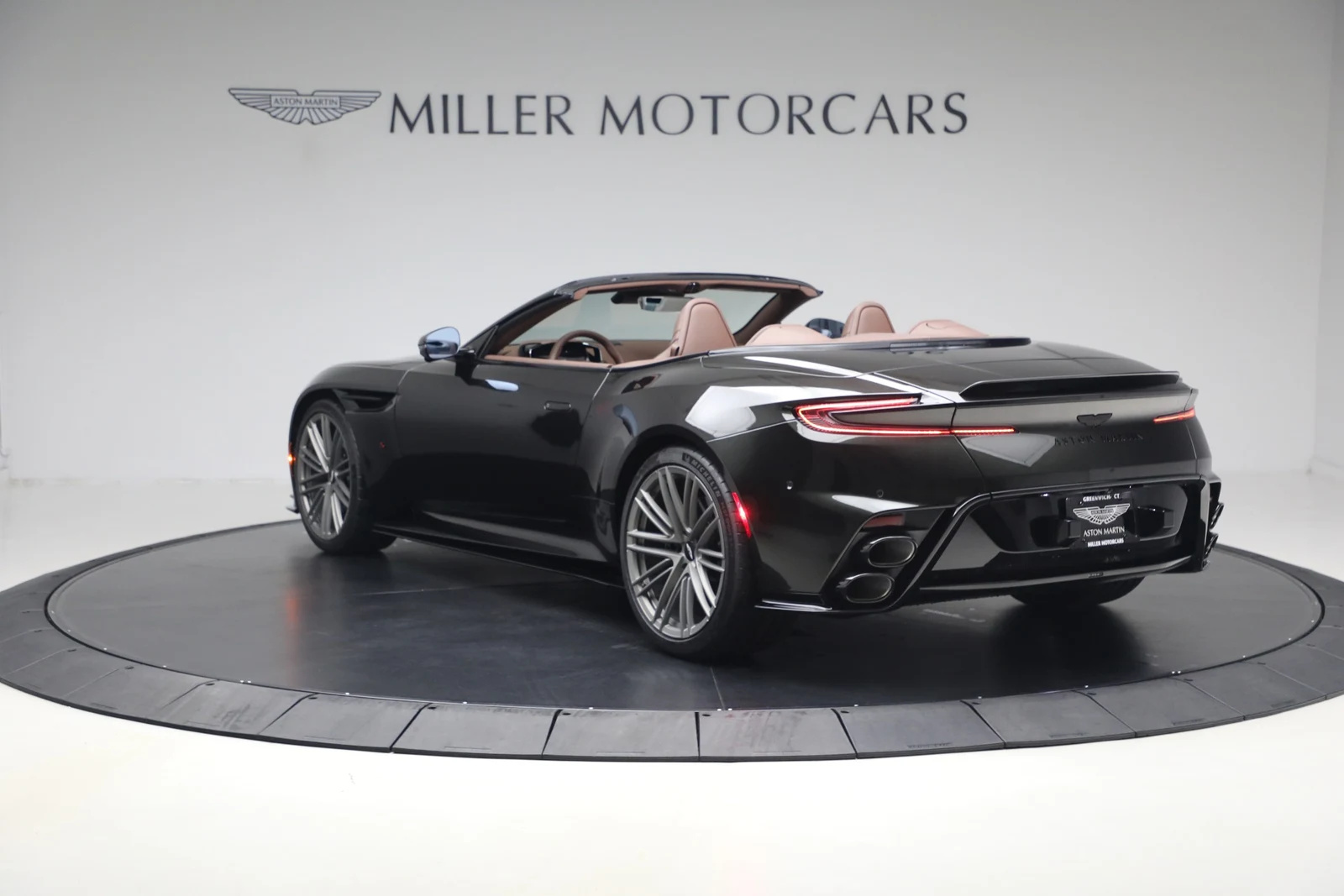 2026 Aston Martin DB12 S Volante, 5/20