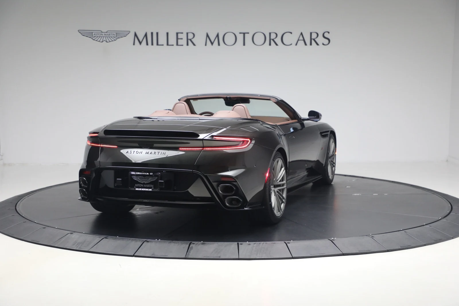 2026 Aston Martin DB12 S Volante, 7/20
