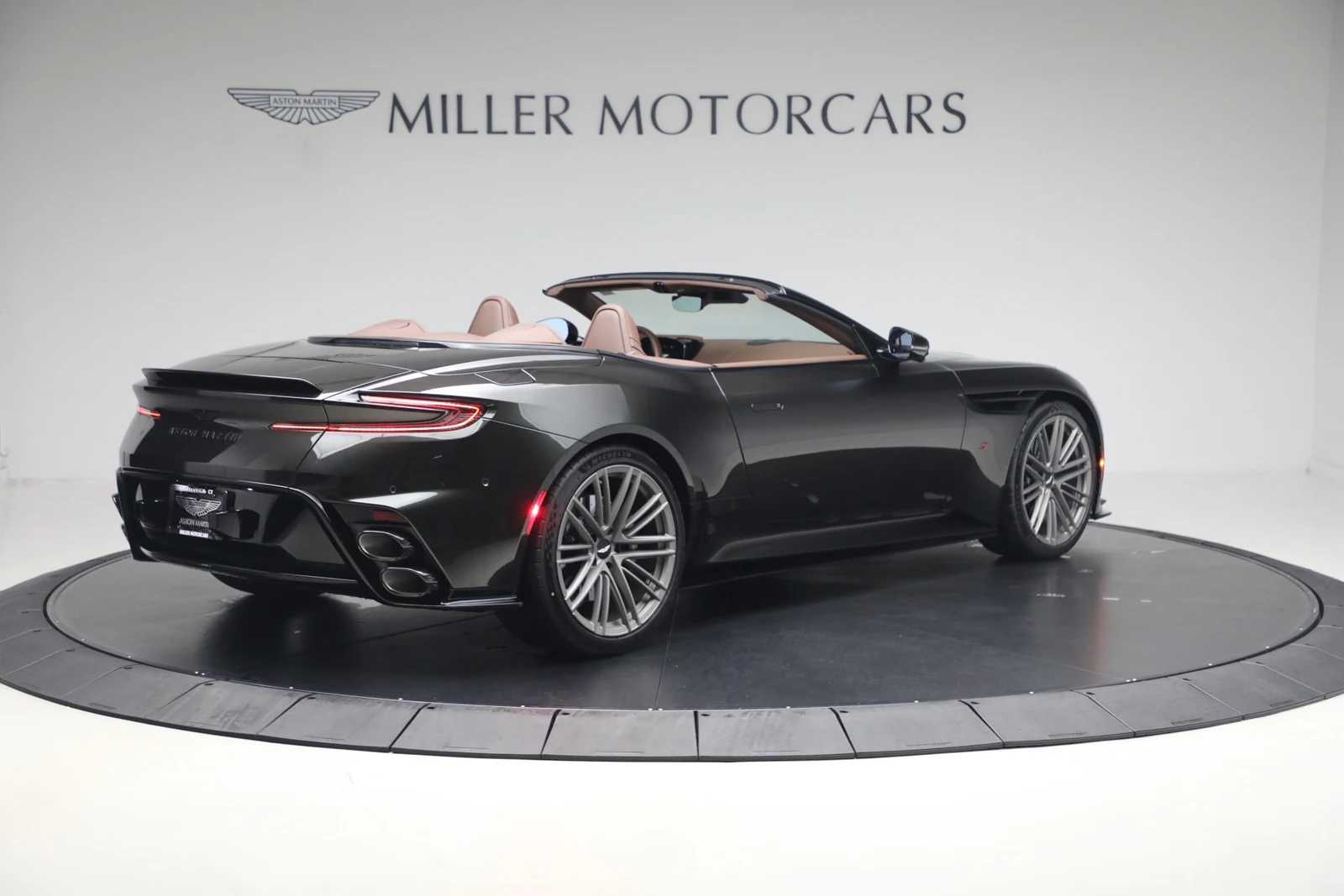 2026 Aston Martin DB12 S Volante, 8/20