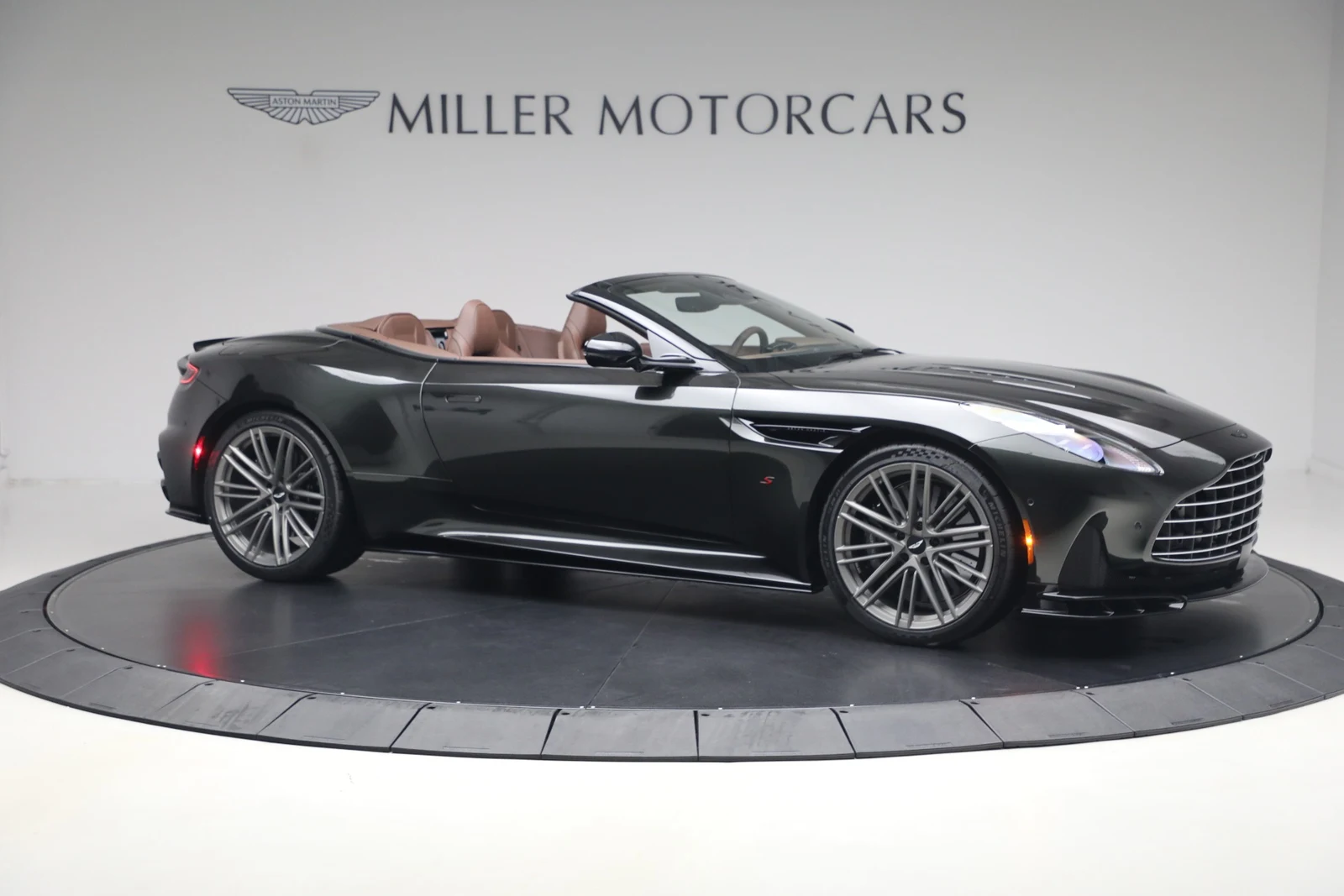 2026 Aston Martin DB12 S Volante, 10/20