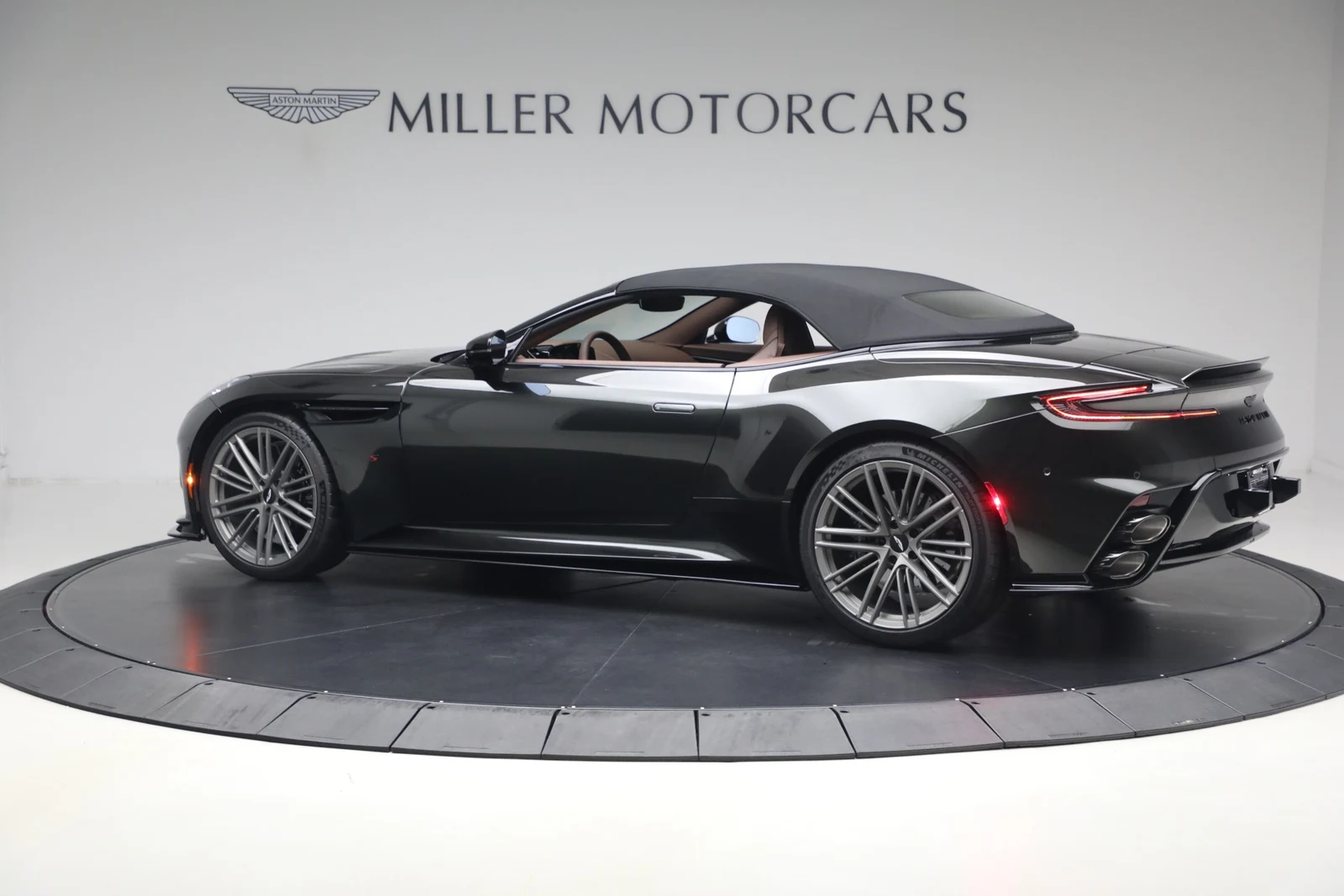 2026 Aston Martin DB12 S Volante, 16/20