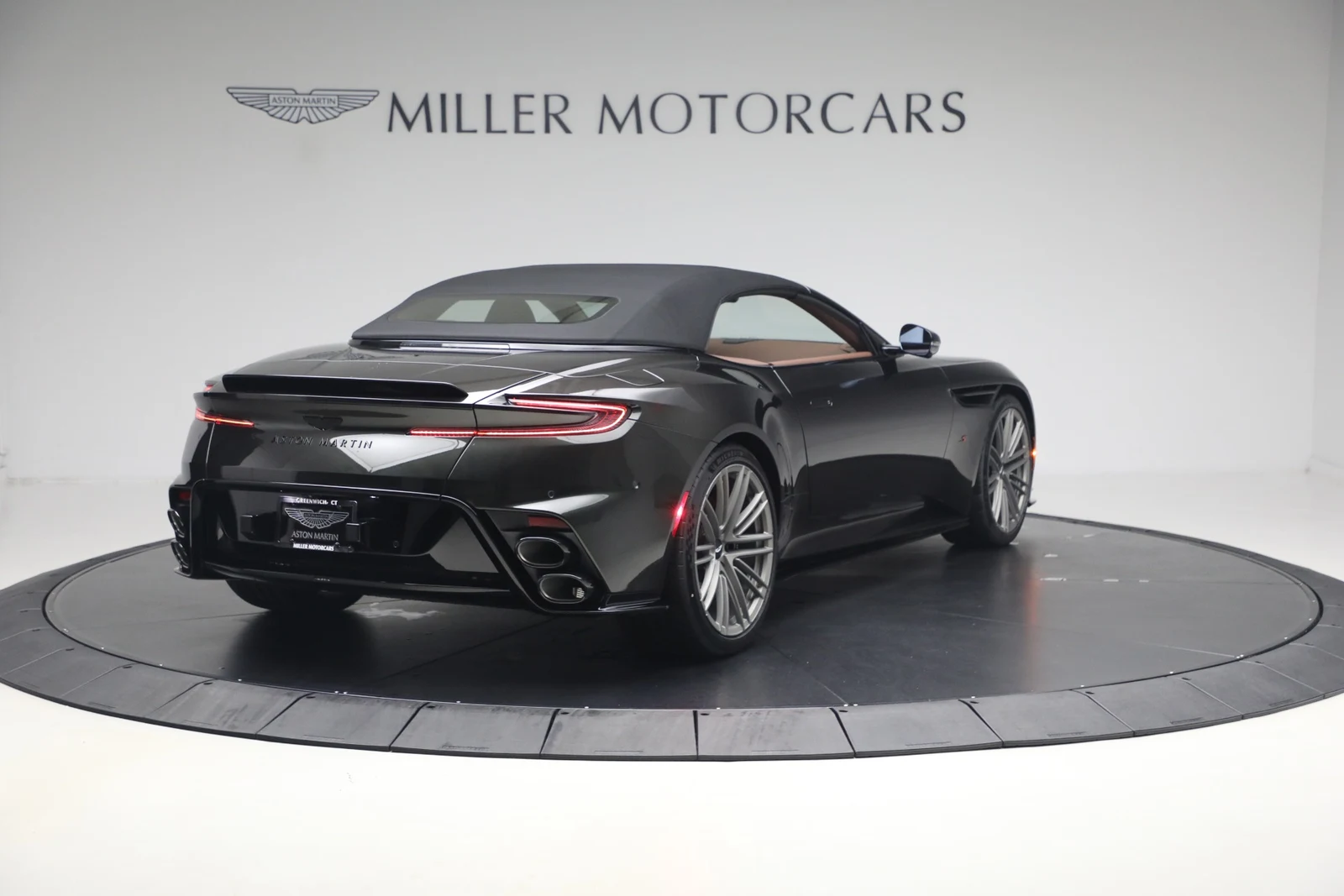 2026 Aston Martin DB12 S Volante, 19/20