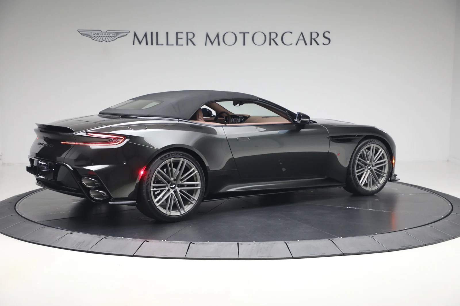 2026 Aston Martin DB12 S Volante, 20/20
