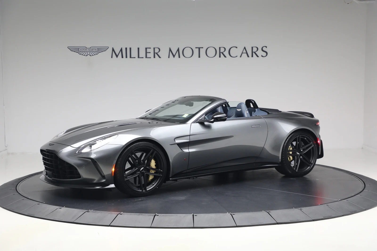 2026 Aston Martin Vantage S Roadster (2024 Update), 2/20