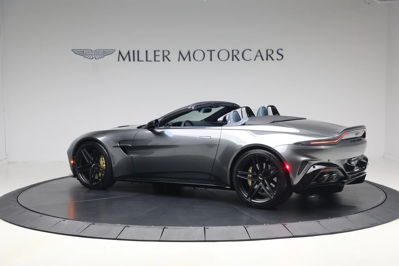 2026 Aston Martin Vantage S Roadster (2024 Update), 4/20