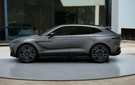 2026 Aston Martin DBX S, 2/10