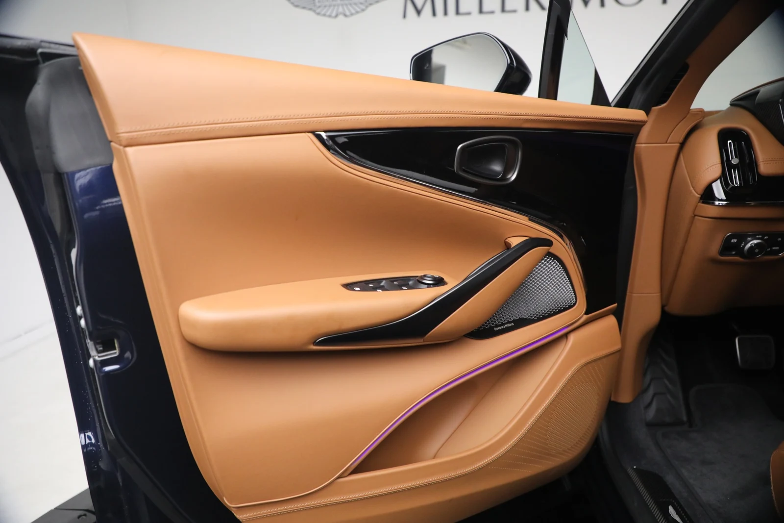 2026 Aston Martin DBX S, 15/20