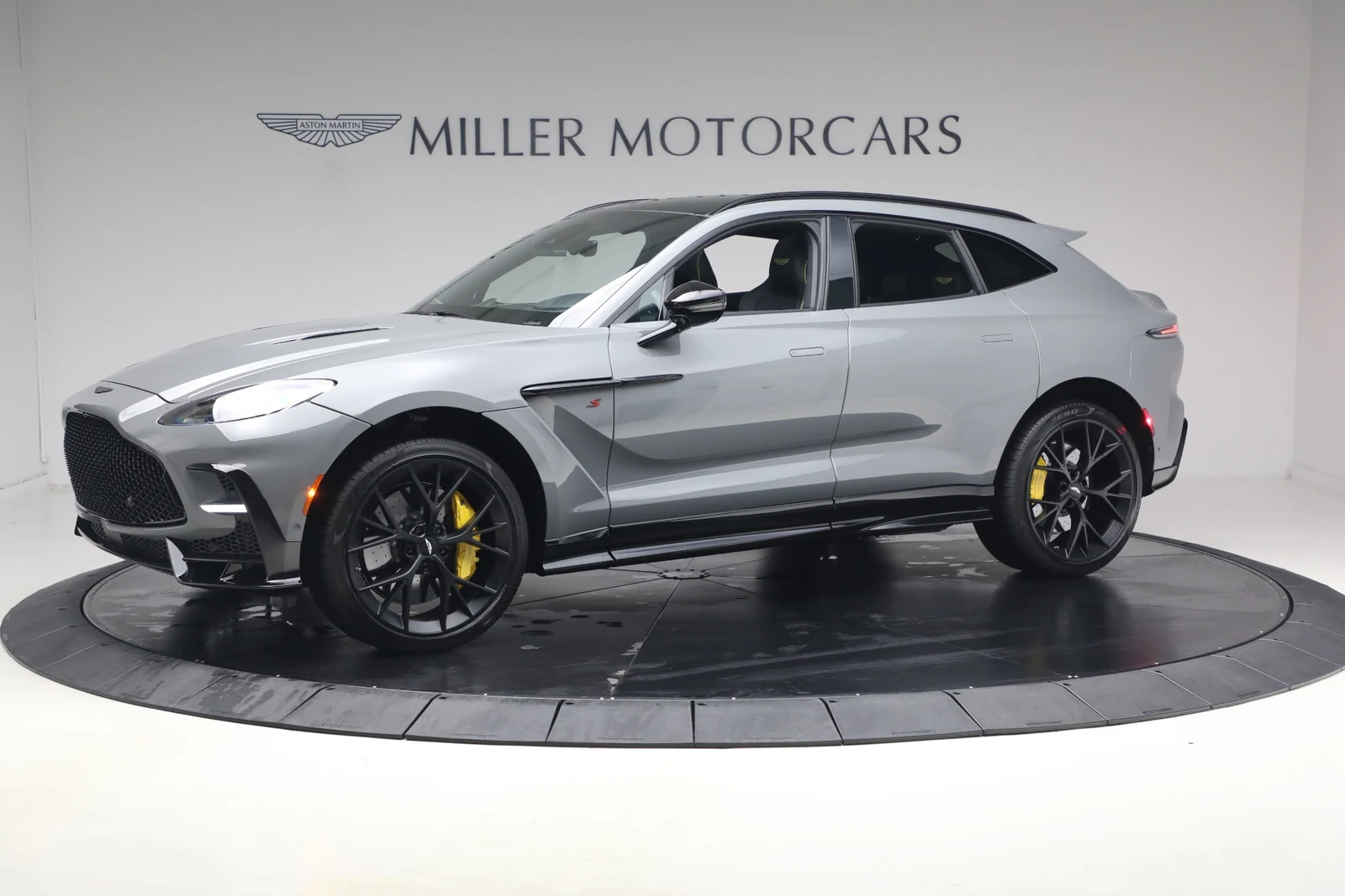 2026 Aston Martin DBX S, 2/20