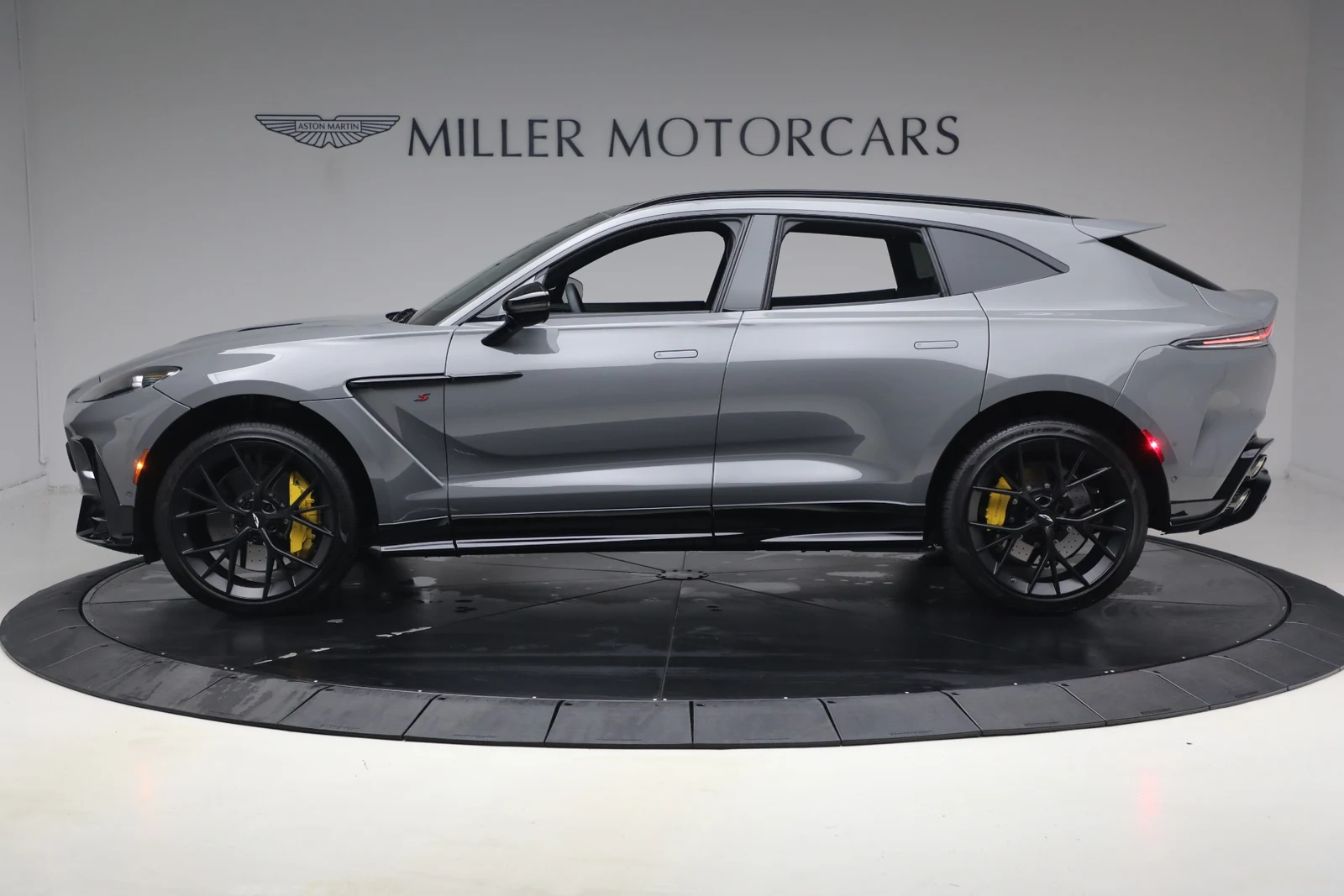 2026 Aston Martin DBX S, 3/20