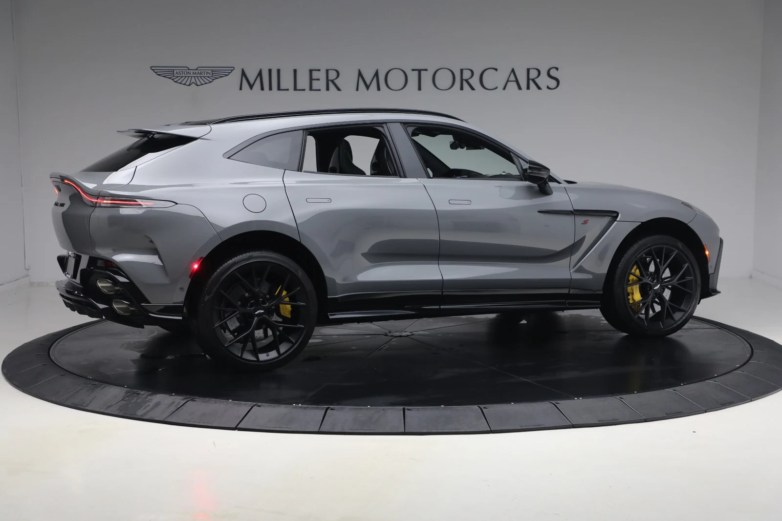 2026 Aston Martin DBX S, 8/20