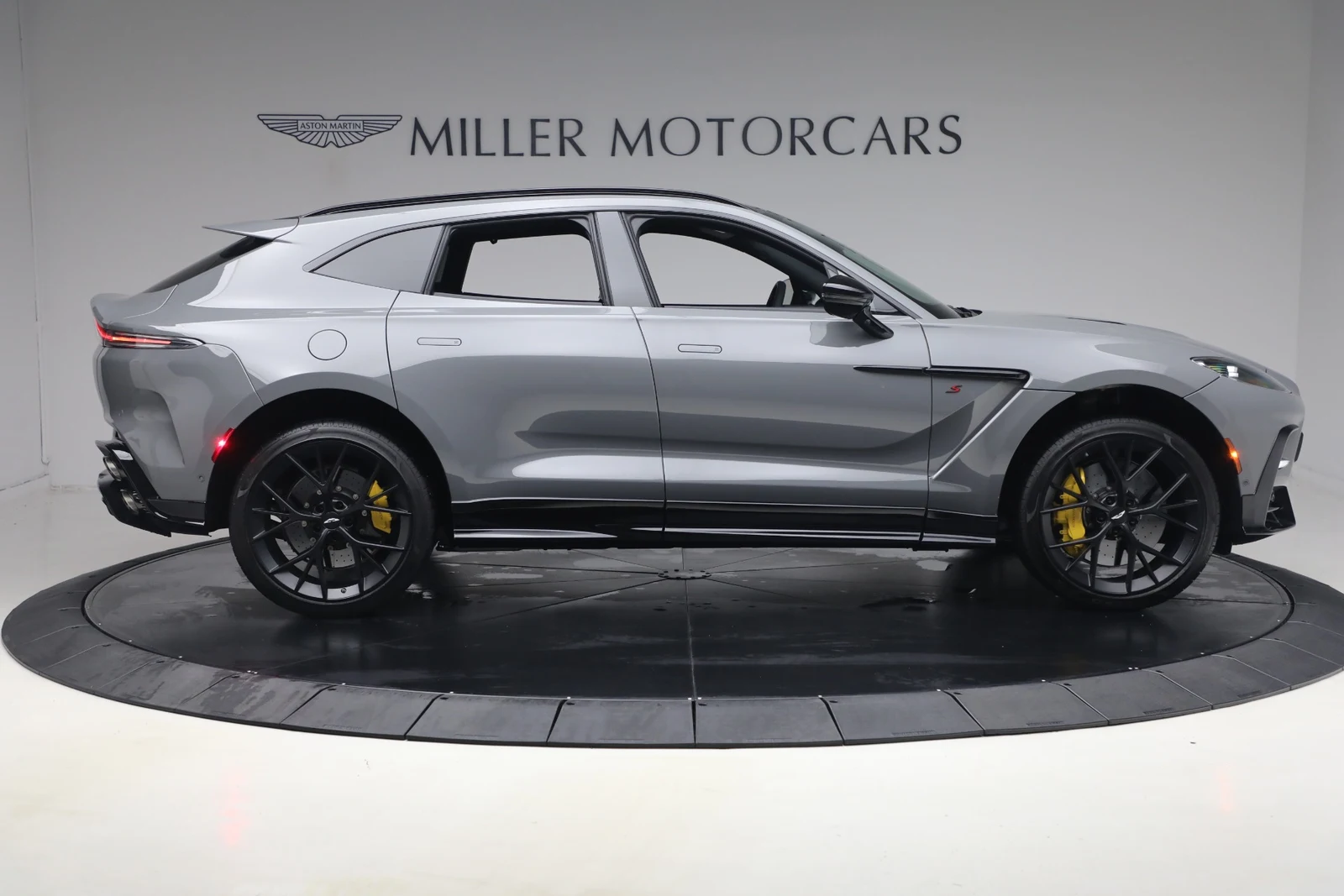 2026 Aston Martin DBX S, 9/20