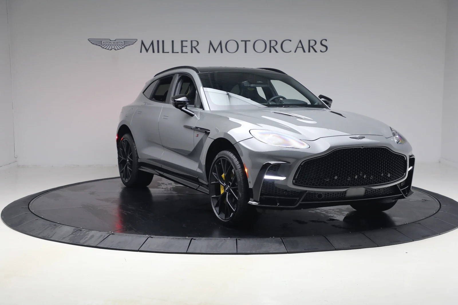 2026 Aston Martin DBX S, 11/20