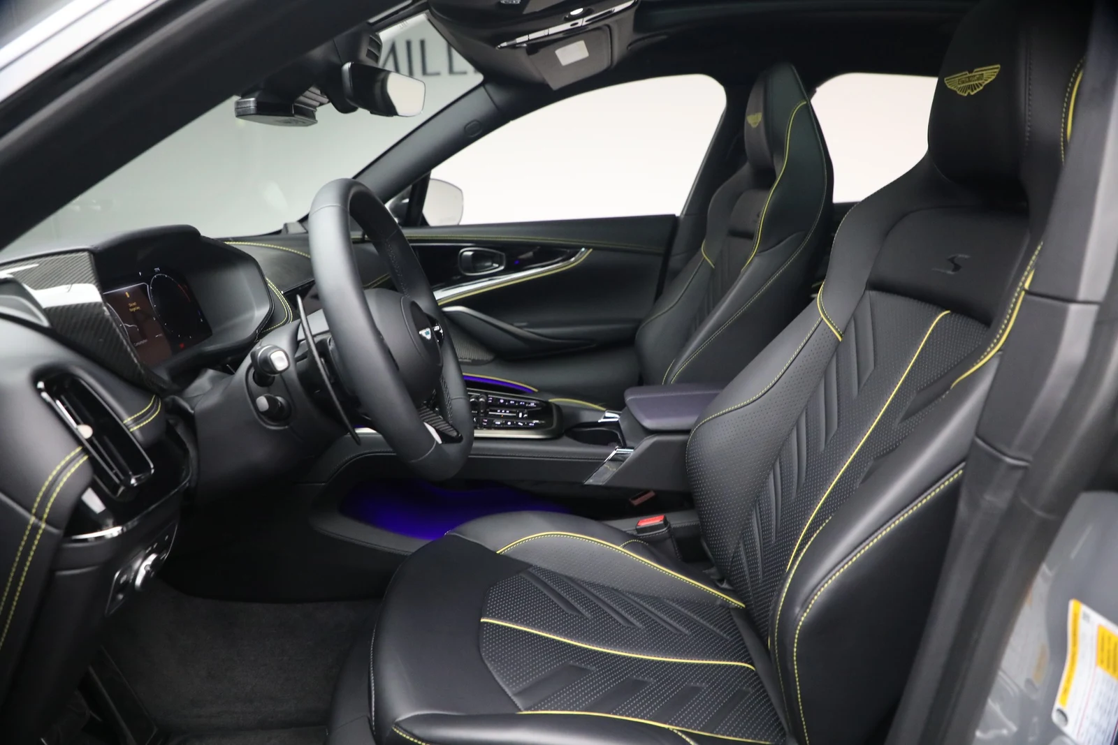 2026 Aston Martin DBX S, 14/20