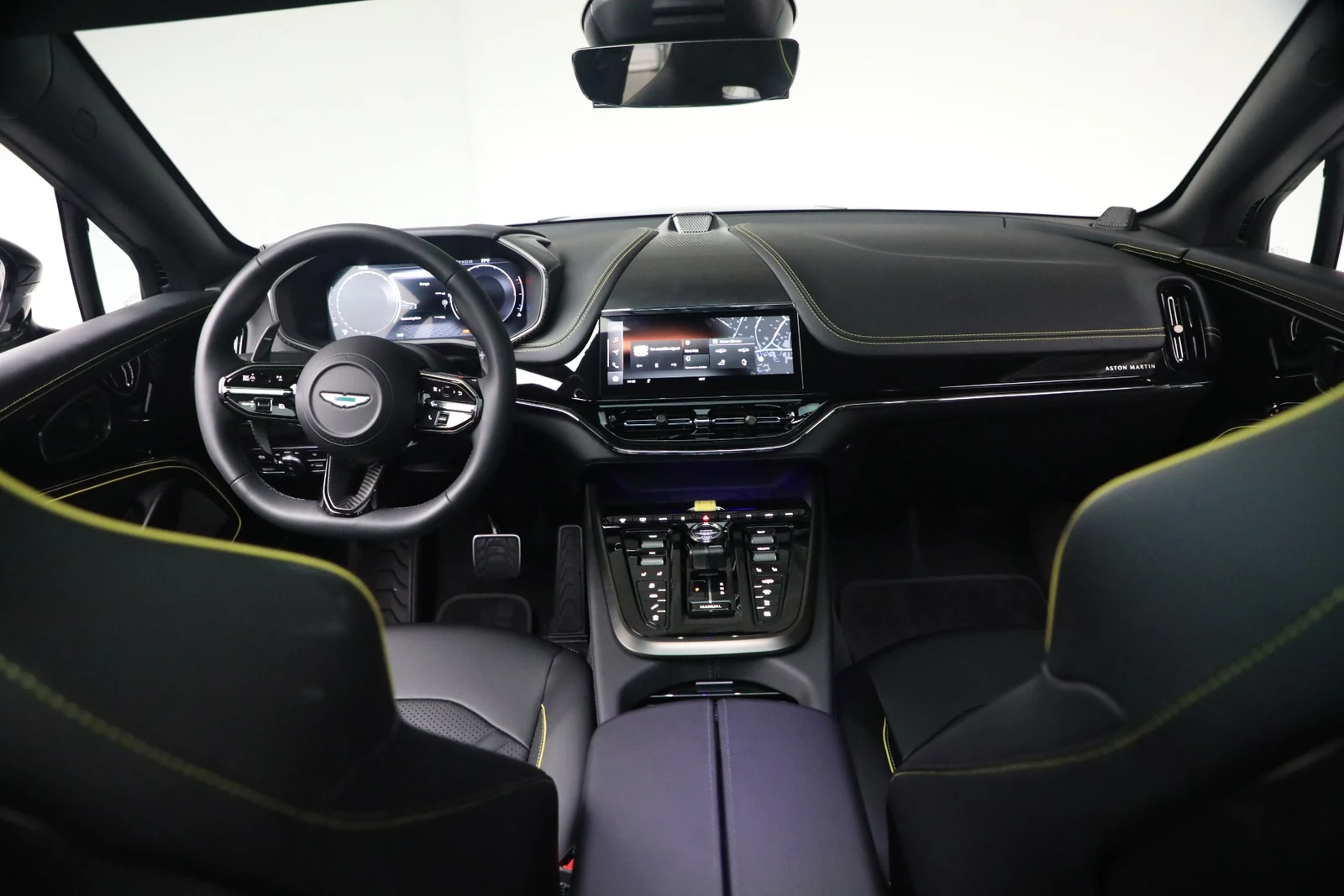 2026 Aston Martin DBX S, 16/20