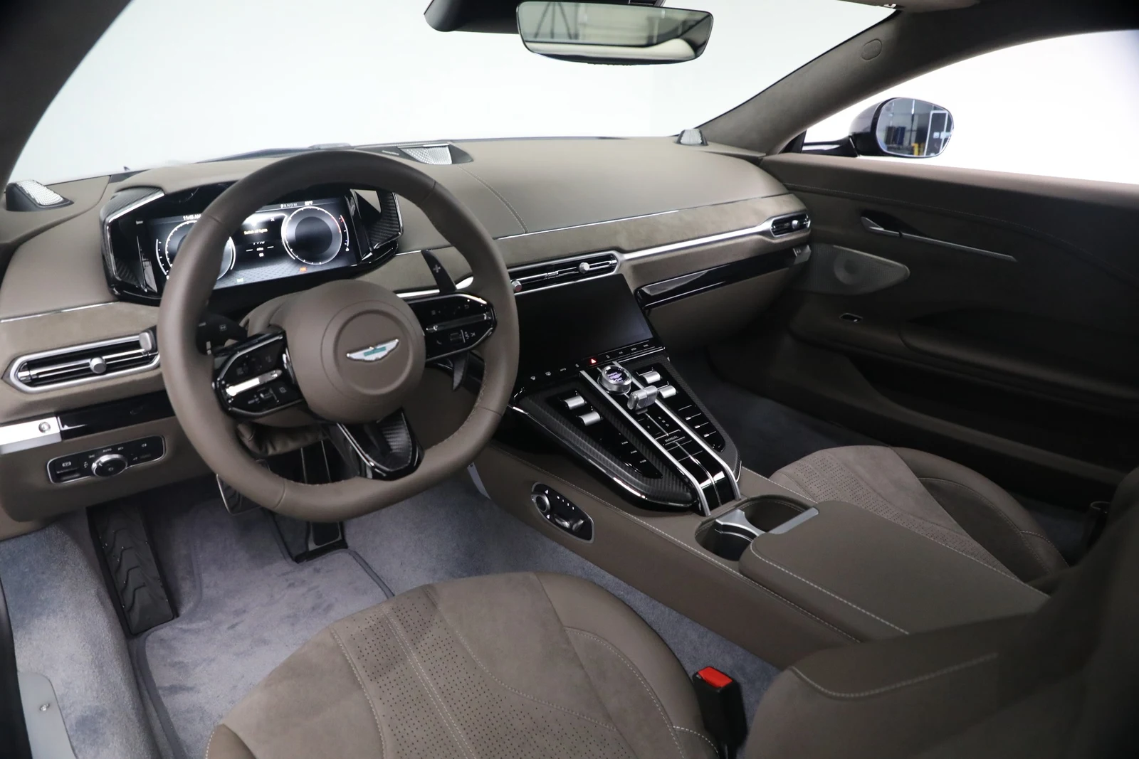 2026 Aston Martin Vantage S (2024 Update), 17/20