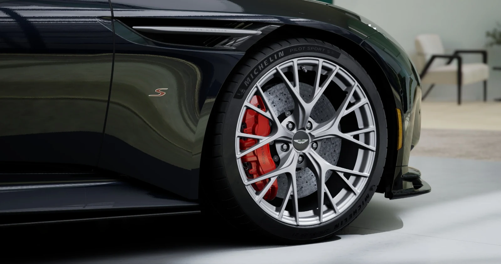2026 Aston Martin DB12 S Volante, 4/14