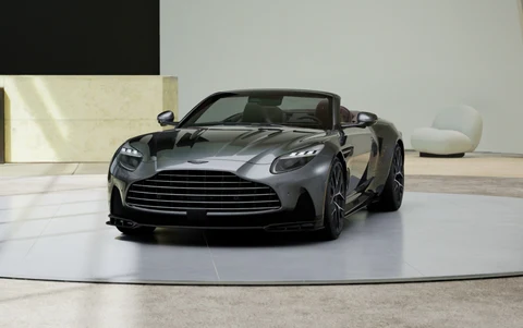 2026 Aston Martin DB12 S Volante, 2/10