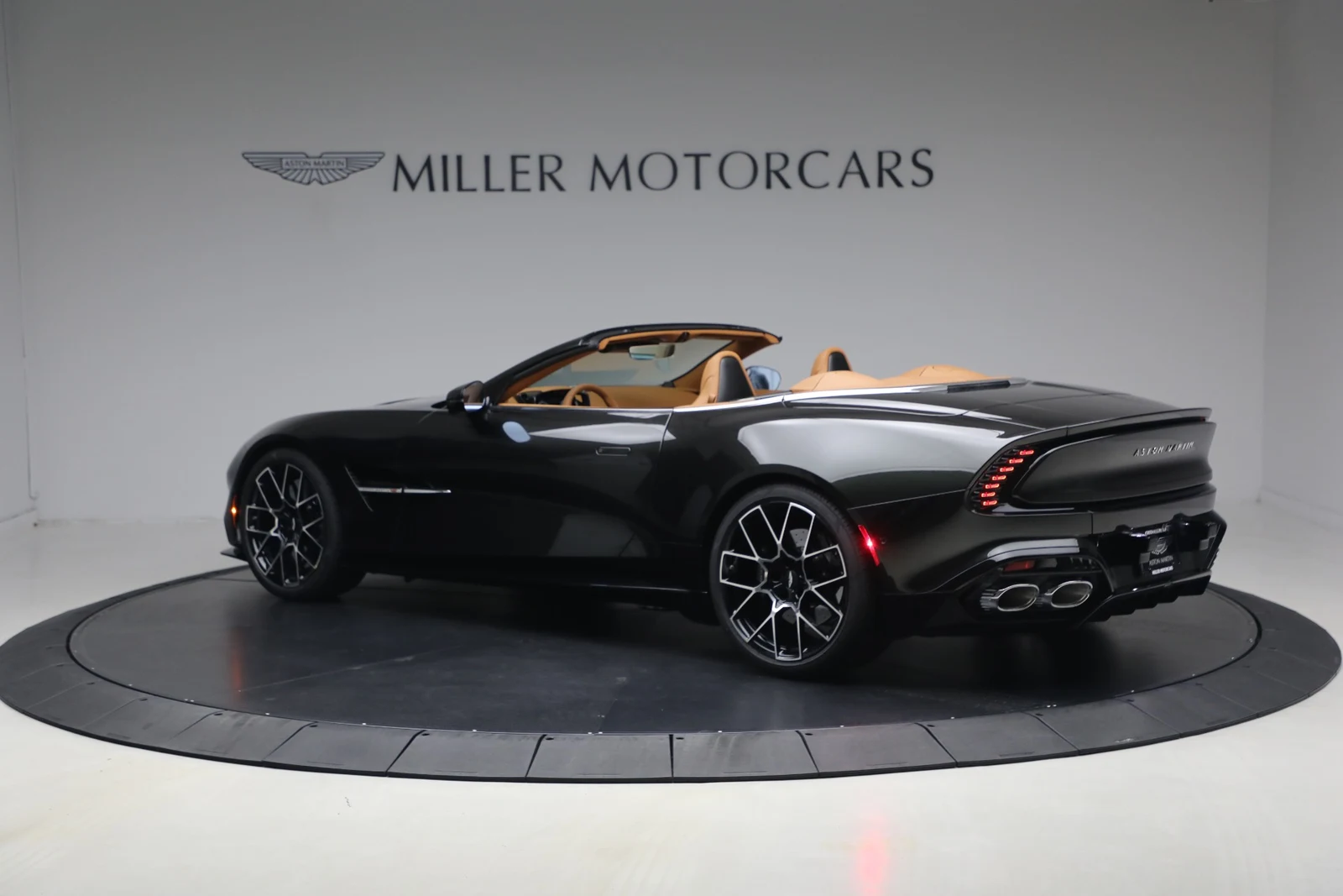 2026 Aston Martin Vanquish Volante (3rd Generation), 4/20