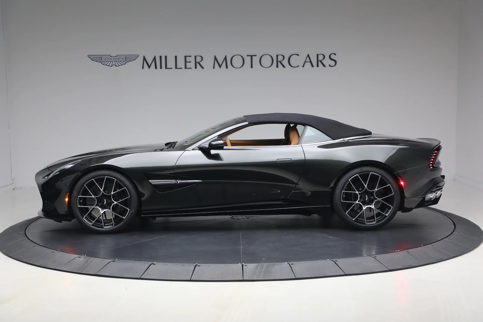 2026 Aston Martin Vanquish Volante (3rd Generation), 15/20