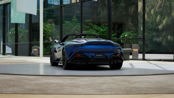 2026 Aston Martin Vantage Roadster (2024 Update), 4/10