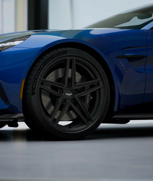 2026 Aston Martin Vantage Roadster (2024 Update), 7/10