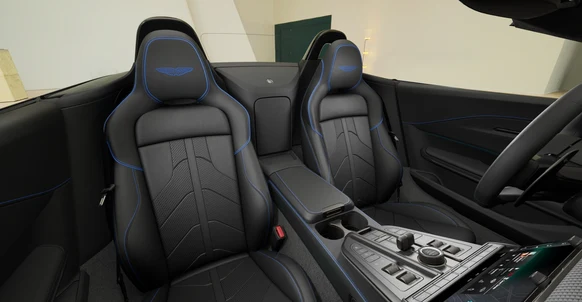2026 Aston Martin Vantage Roadster (2024 Update), 9/10