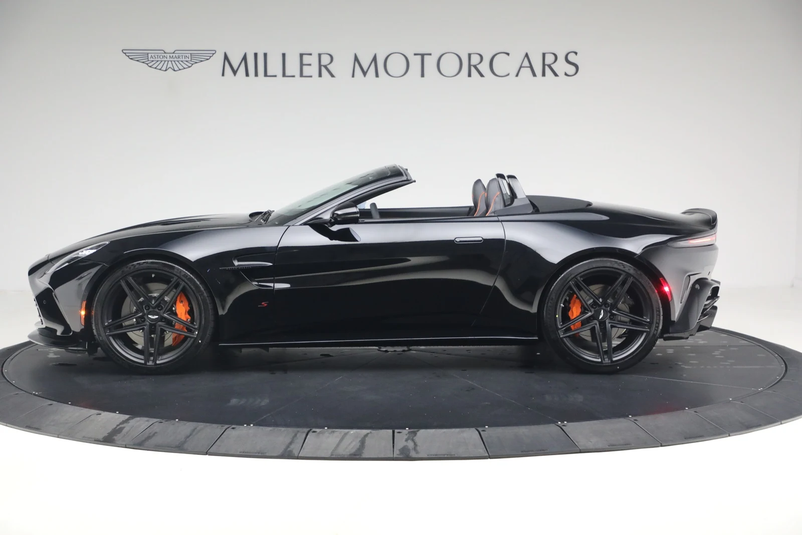 2026 Aston Martin Vantage S Roadster (2024 Update), 3/20