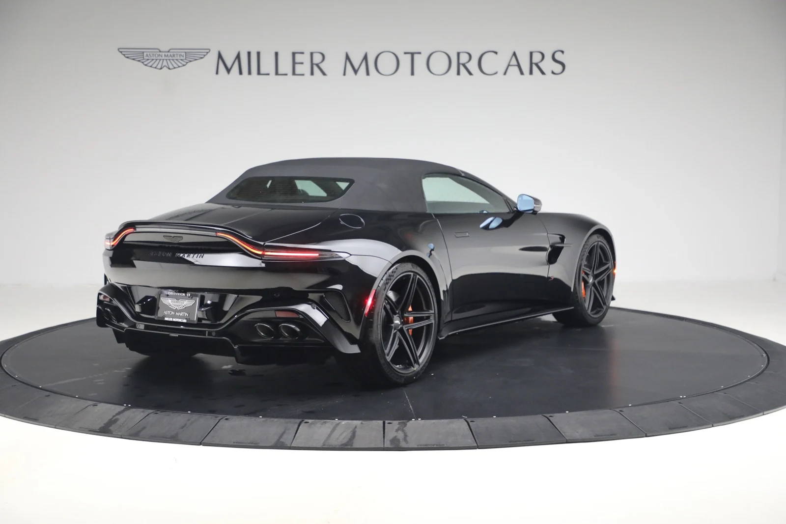 2026 Aston Martin Vantage S Roadster (2024 Update), 19/20